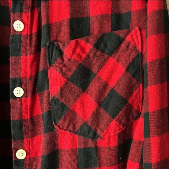 [M] Old Navy Red and Black Plaid Shirt - Picture 3 of 5